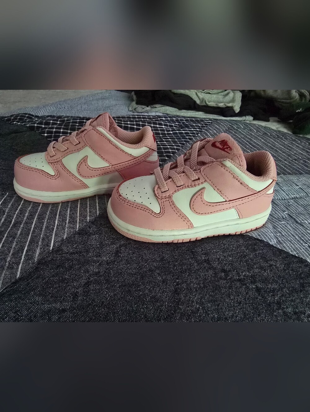 Little Girls Pink Nike Sneakers! Size 7